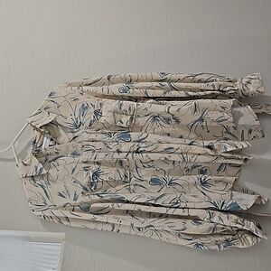 Significant Other Long Sleeve Open Back Cream And Blue Flower Print Shirt